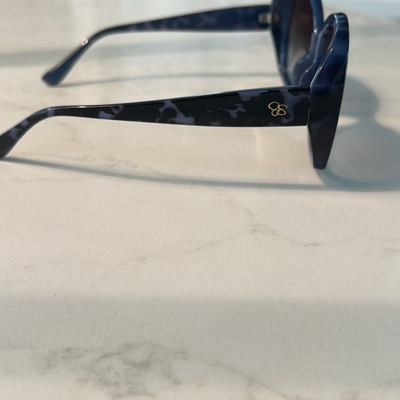 Jessica Simpson sunglasses - Picture 2 of 6